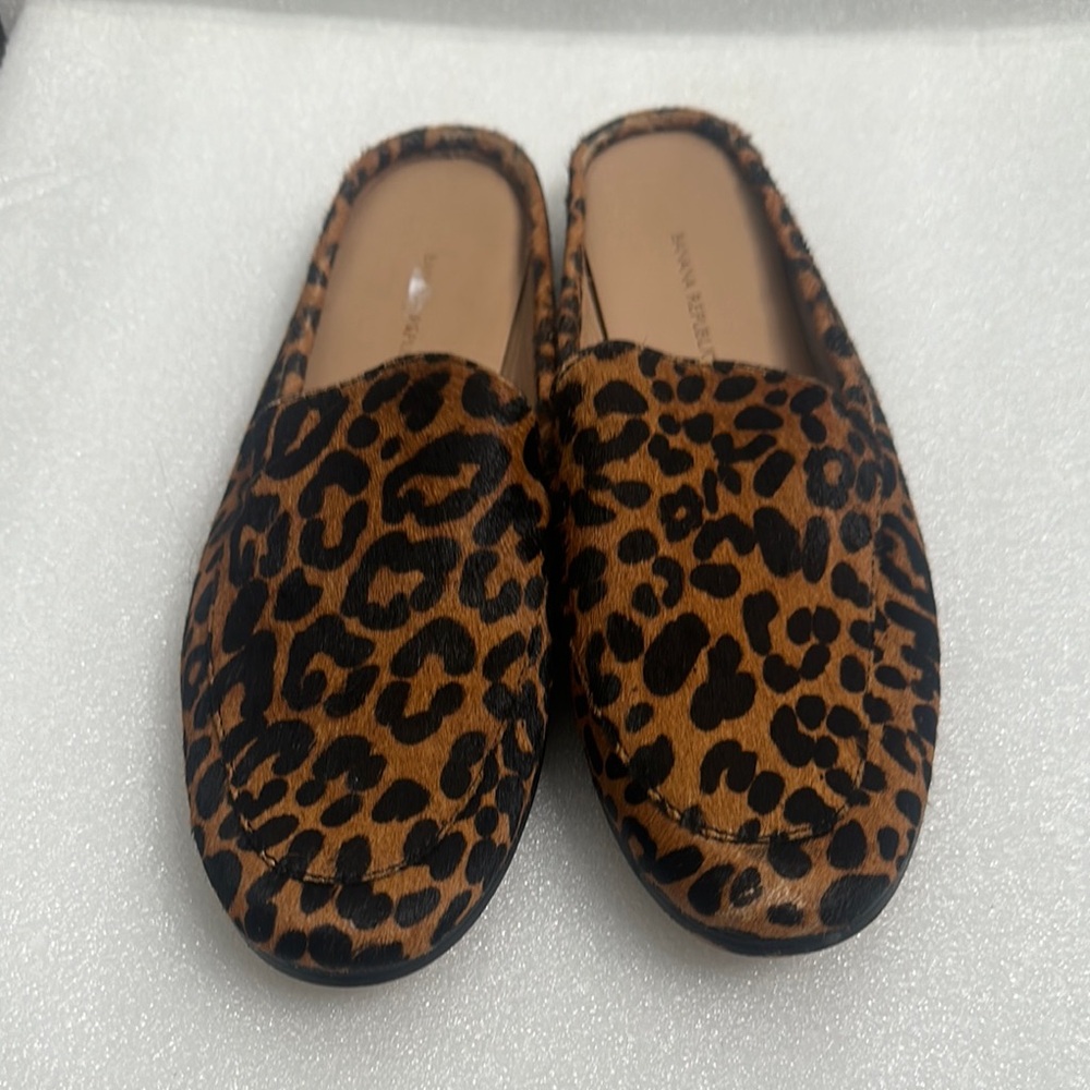 Banana Republic Brown and Black Mules leopard print size 8.5